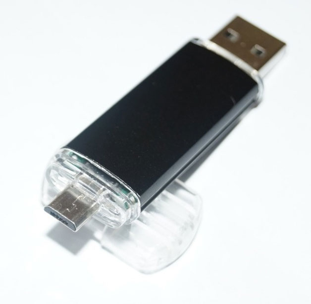 Π€Π»Π΅Ρ-Π½Π°ΠΊΠΎΠΏΠΈΡΠ΅Π»Ρ Ρ USB ΠΈ micro-USB ΡΠ°Π·ΡΠ΅ΠΌΠ°ΠΌΠΈ