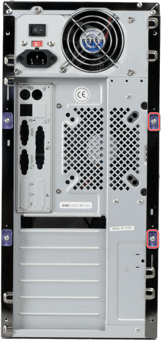 Болты, удерживающие правую крышку системного блока