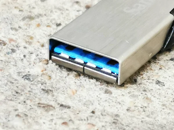 ОБ 4.0, ОБ 3.0, micro USB, USB type-c, передача данных, скорость, инновации, технологии, компьютеры, безопасность, хранение данных, флэш-накопитель, твердотельные накопители, флэш-накопитель, жесткие диски, — стоковое изображение Micro Usb Usb Type Передача Данных Скорость Инновации Технологии Компьютеры Стоковое Фото