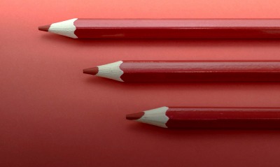карандаши заточенные бордовые